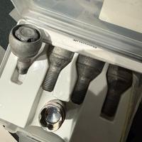 Kit bulloni antifurto ruota originali renault