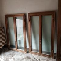 Finestre in alluminio con doppi vetri.