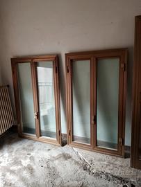 Finestre in alluminio con doppi vetri.