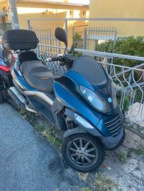 Piaggio mp3 400