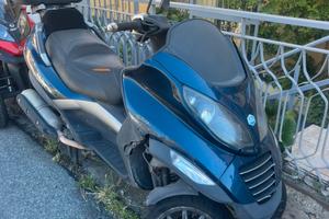 Piaggio mp3 400
