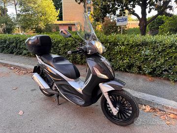 Piaggio Beverly 300i.e 2012