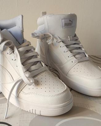 Sneakers alte Puma mai usate