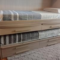 letto a castello estraibile+ scrivanie