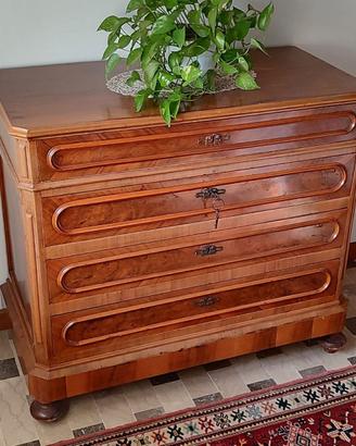 Cassettone d'epoca in legno con inserti in radica