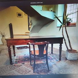 Tavolo antico in noce