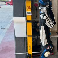 Supporto tuta moto pista