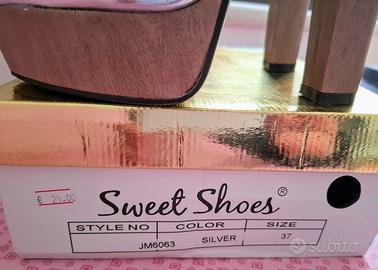 sandalo con tacco alto 