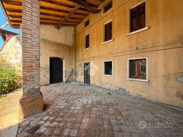CASA SEMINDIPENDENTE A DELLO