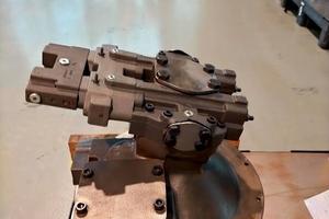 Pompa Rexroth A8VO107 per Caterpillar E325