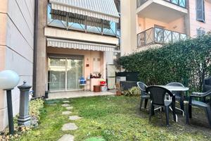 3 LOCALI A VERANO BRIANZA