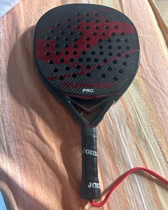 Racchetta padel joma rossa e nera