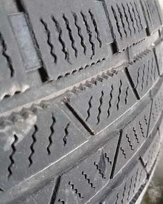 4 pneumatici estivi e 4 invernali