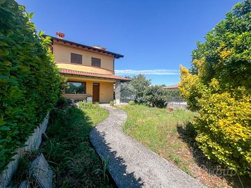 PORZIONE DI TRIFAMILIARE A CASTREZZATO