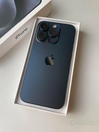 IPhone 15 Pro Max blu - come nuovo - con accessori