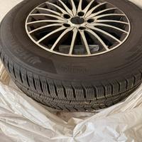 Gomme da neve 215/70 r16 con cerchi in lega