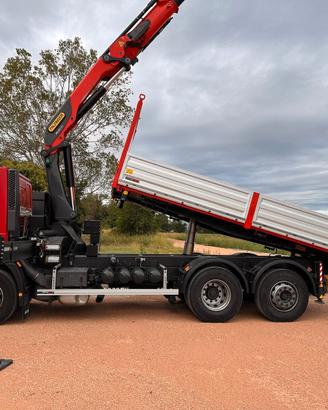 PALFINGER PK 245 TEC allestimento su Iveco Stralis