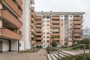 Centro - 3 locali in recente costruzione con box!