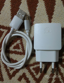 Alimentatore Huawei + cavo USB