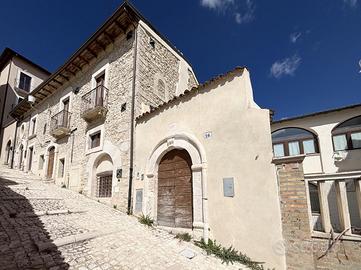 4 LOCALI A L'AQUILA
