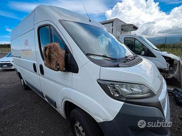 Peugeot Boxer 330 L2H2 130CV - 2017