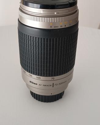teleobiettivo per nikon NIKKOR 
