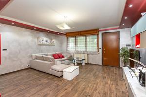 VILLA A SCHIERA CENTRALE A BEINASCO