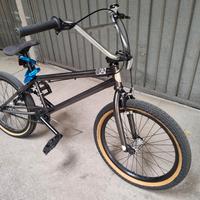 bicicletta bmx 