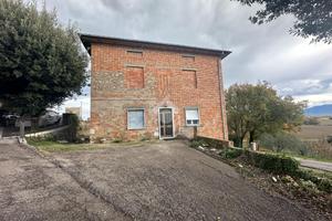 CASA INDIPENDENTE A MONTECASTRILLI