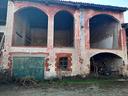 rustico-in-centro-paese-con-cortile