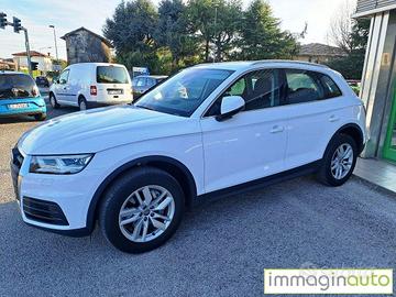 AUDI Q5 40 TDI quattro S tronic Business