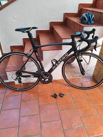 bici da corsa in carbonio 