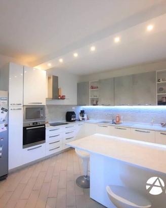 Rustico / Casale di 174 m² con più di 5 locali e b