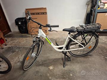 Bicicletta con pedalata assistita