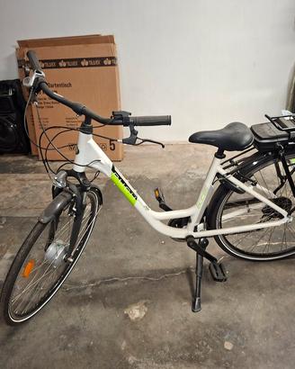 Bicicletta con pedalata assistita