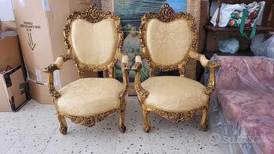 Coppia di poltrone in stile Luigi XV