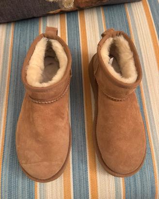 Ugg mini