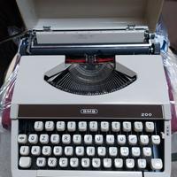 Macchina da scrivere portatile BMB 200