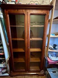 Libreria vintage in legno