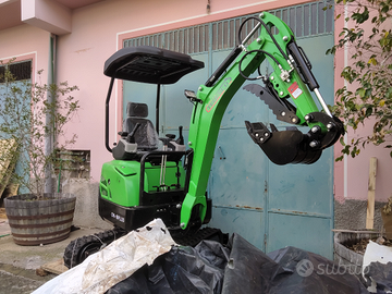 Escavatore 13 quintali