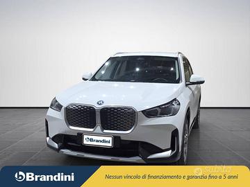 BMW iX1 edrive 20 X-Line