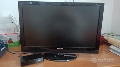 TV 23 pollici compreso di decoder e 2 telecomandi 