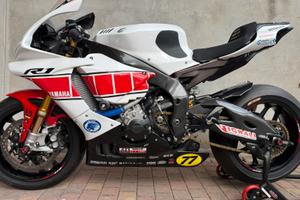 Yamaha R1 pronto pista
