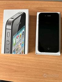 iPhone 4 S con cavo e scatola