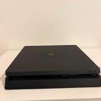 Playstation 4 slim 500 gb + 2 controller e gioco