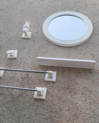 gruppo specchio da bagno