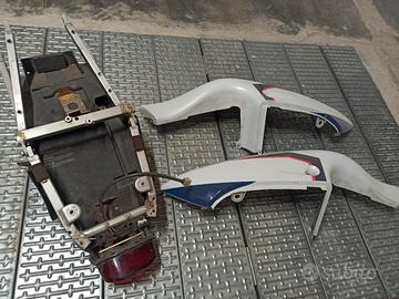 codone e telaietto Suzuki GSX R srad