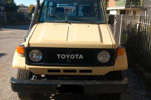 Toyota Land Cruiser BJ70 LV