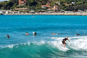 Aprile Maggio Luglio Agosto VARAZZE VICINO MARE