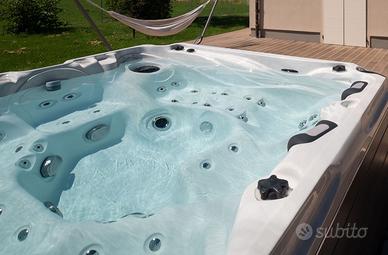 vasca idromassaggio PASSION BALBOA SPA mai usata
